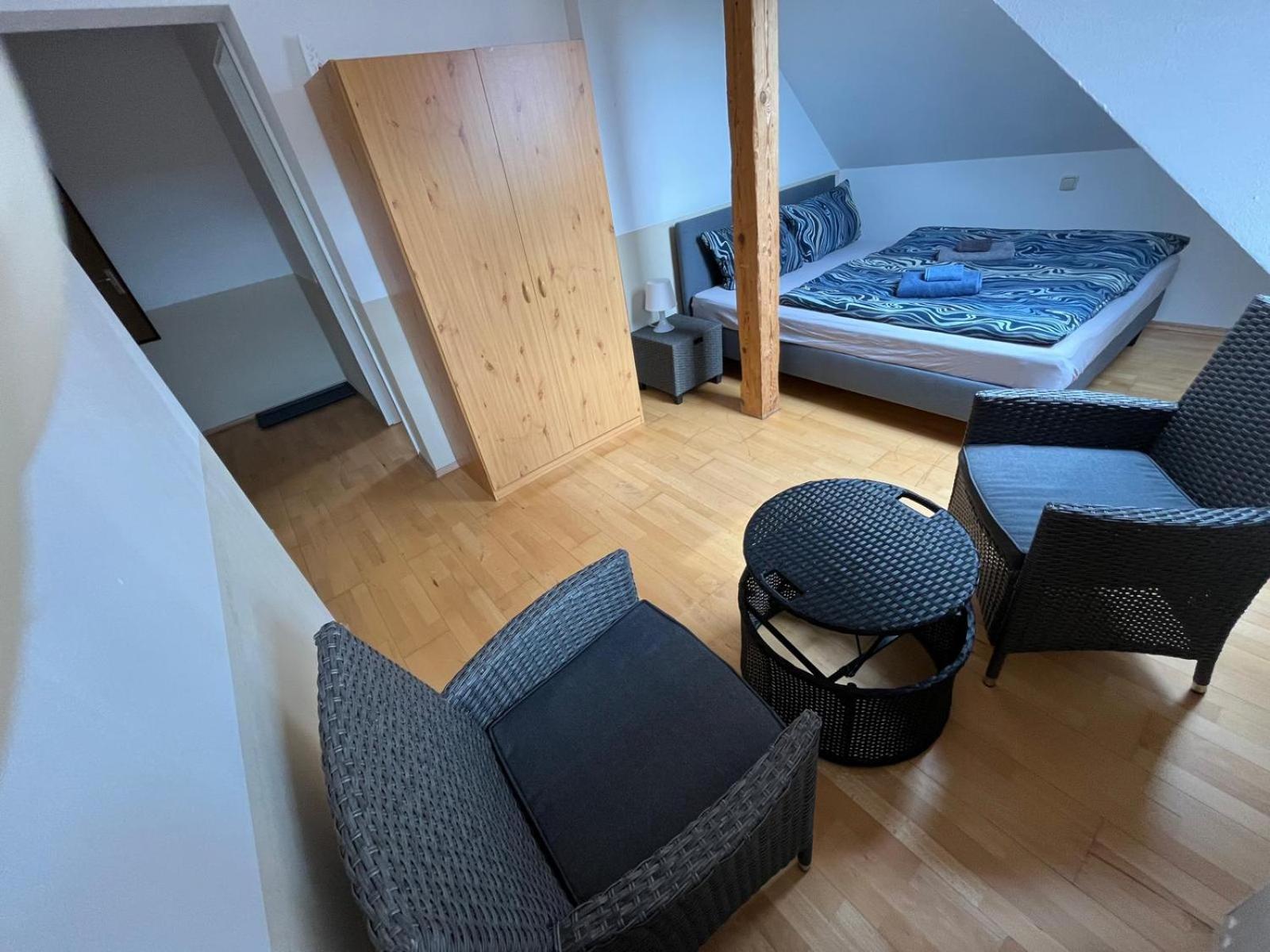 Doppelzimmer, Tv- Bad, Kuehlschrank- Parkplatz-17 Meine Номер фото